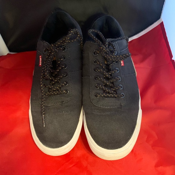 Levi’s Canvas Sneakers NWOT Sz 8 - Picture 3 of 7